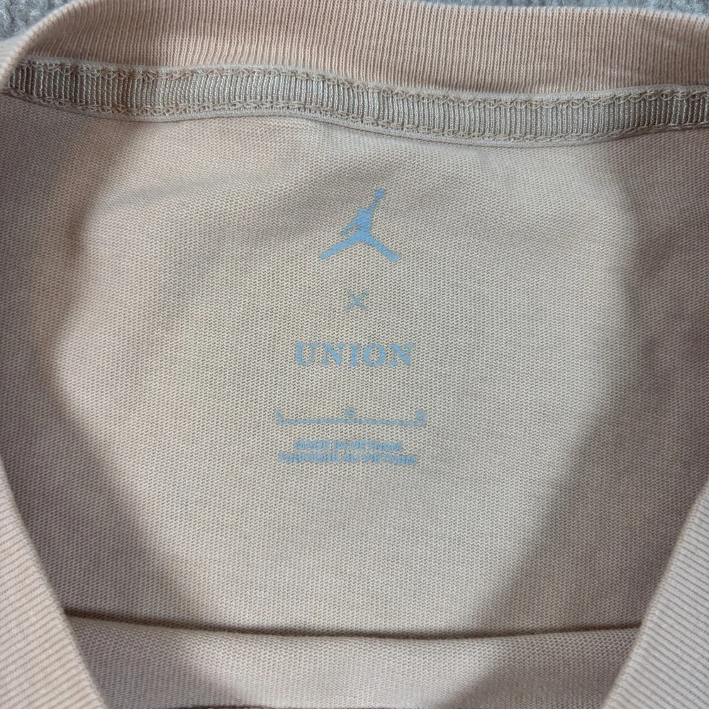 Air Jordan x Union Beige Long Sleeve‎ Shirt Men's Size Large EUC DV7341-296